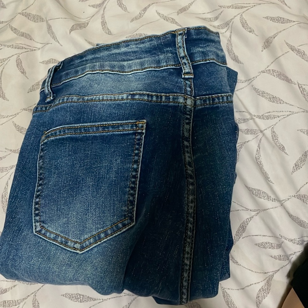Size 32 shein flared jeans, super stretchy and comfortable